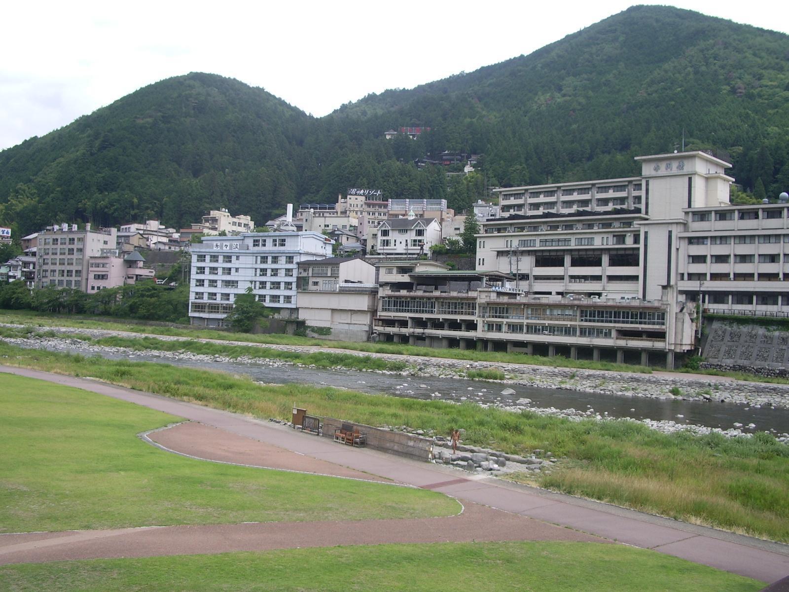 Hôtel Suzunami à Gero Extérieur photo